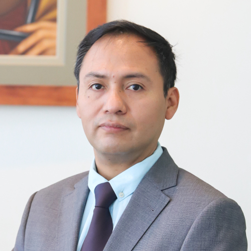 Dr. Edward Jorge Yuri Cayllahua Cahuina