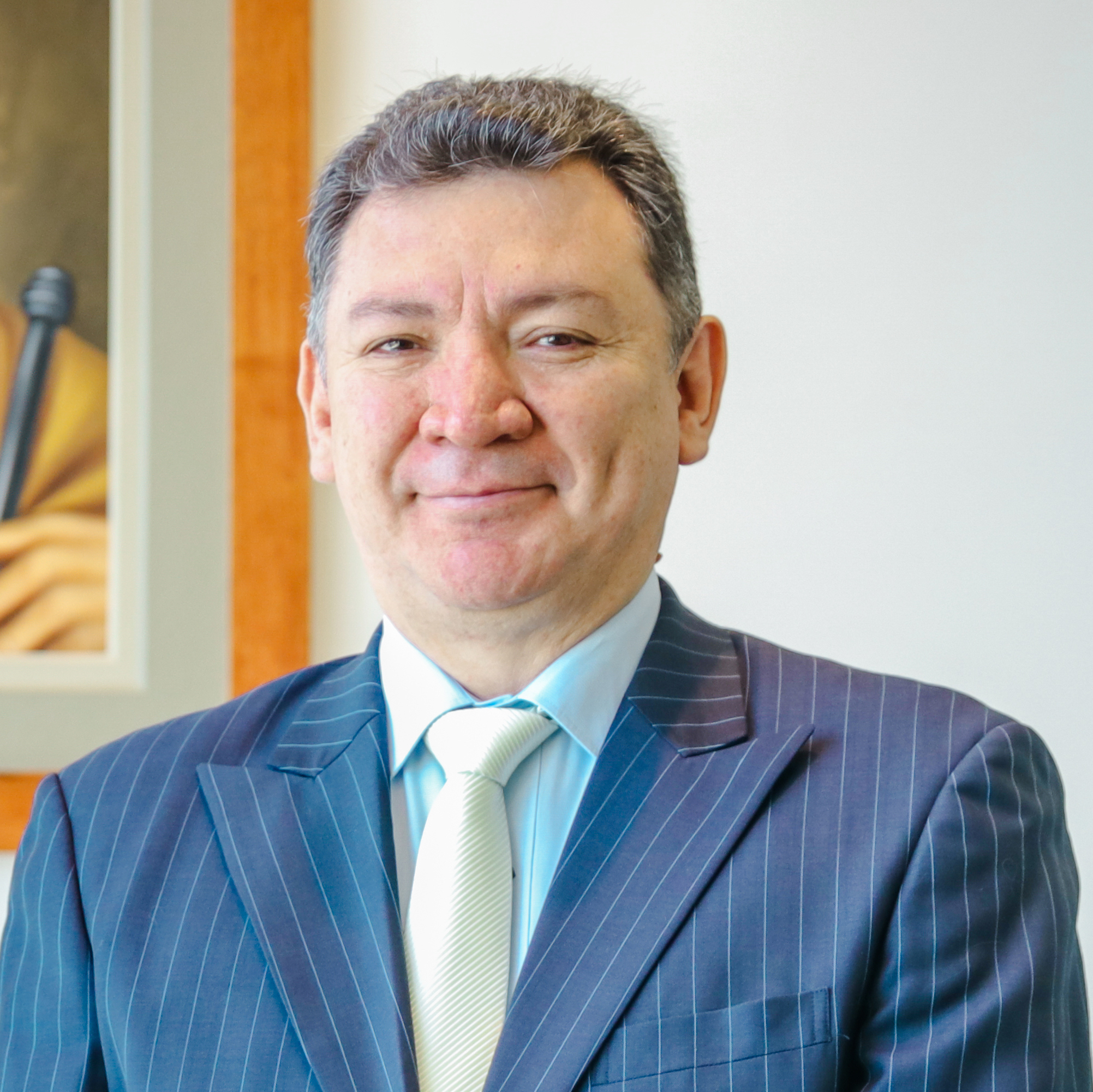 Dr. Julio Omar Santisteban Pablo